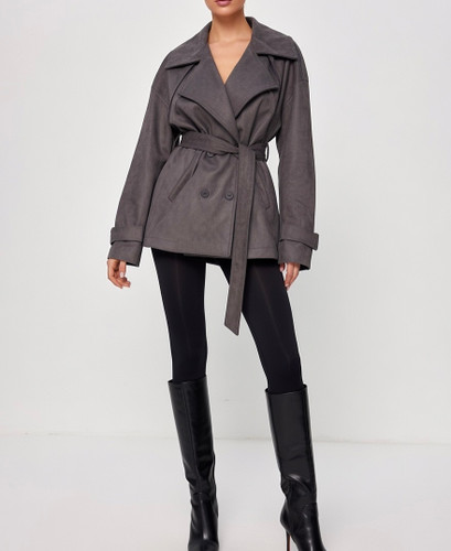 کت زنانه جیر مدل ۴ دکمه رنگ طوسی مناسب استایل پاییزه