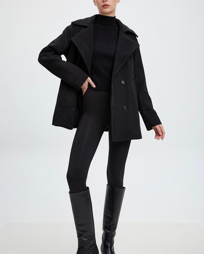 ایستایی سرشانه و دوختهای عصایی پشت کت جیر زنانه