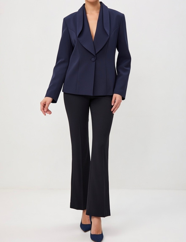 جزئیات برش هندسی و دوخت یقه فانتزی کت تک زنانه