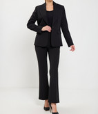 طراحی ظریف و منحنی یقه قلبی در کت تک زنانه مجلسی