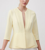 طراحی تمیز و دوخت یقه گرد کت تک زنانه کرپ