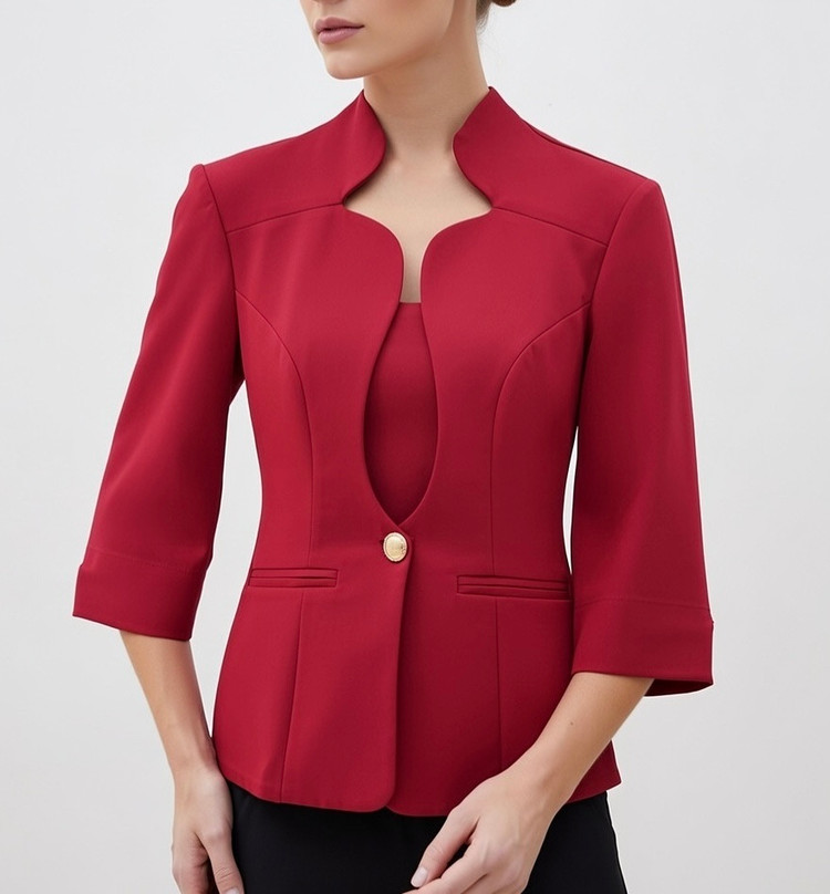 استایل رسمی بانوان با کت کرپ یقه دالبری و شلوار پارچهای