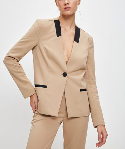 استایل رسمی بانوان با کت ویسکوز ترک و شلوار پارچهای