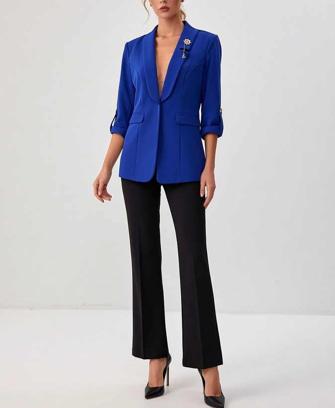 جیب و دوخت تمیز روی کت تک زنانه کرپ