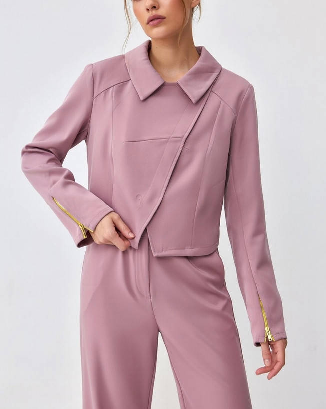 استایل مجلسی با کت کوتاه کراپ کرپ و شلوار فاق بلند