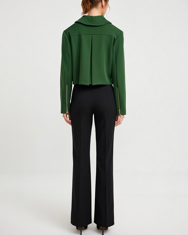 نمای بافت پارچه کرپ درجه یک در کت کراپ آستین زیپدار